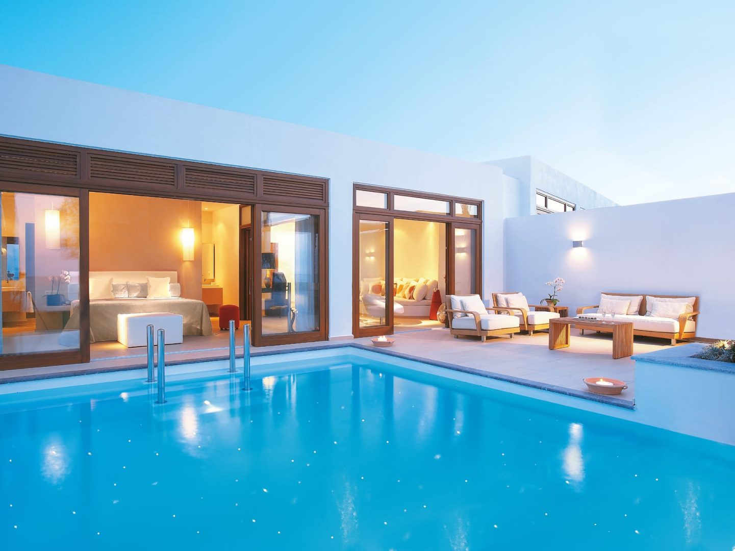4 Bedroom villa waterfront with pools