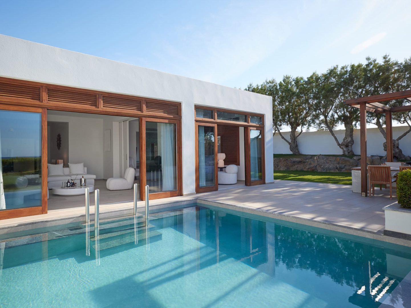 Amirandes Residence waterfront