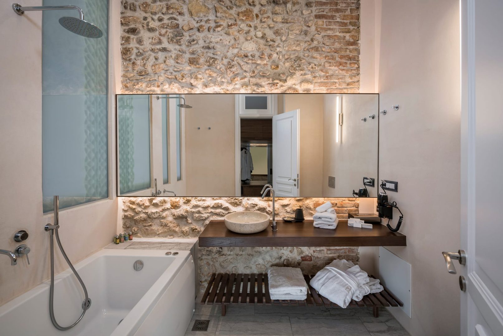 Ambassadors Residence Boutique Hotel Chania - METAL - 5