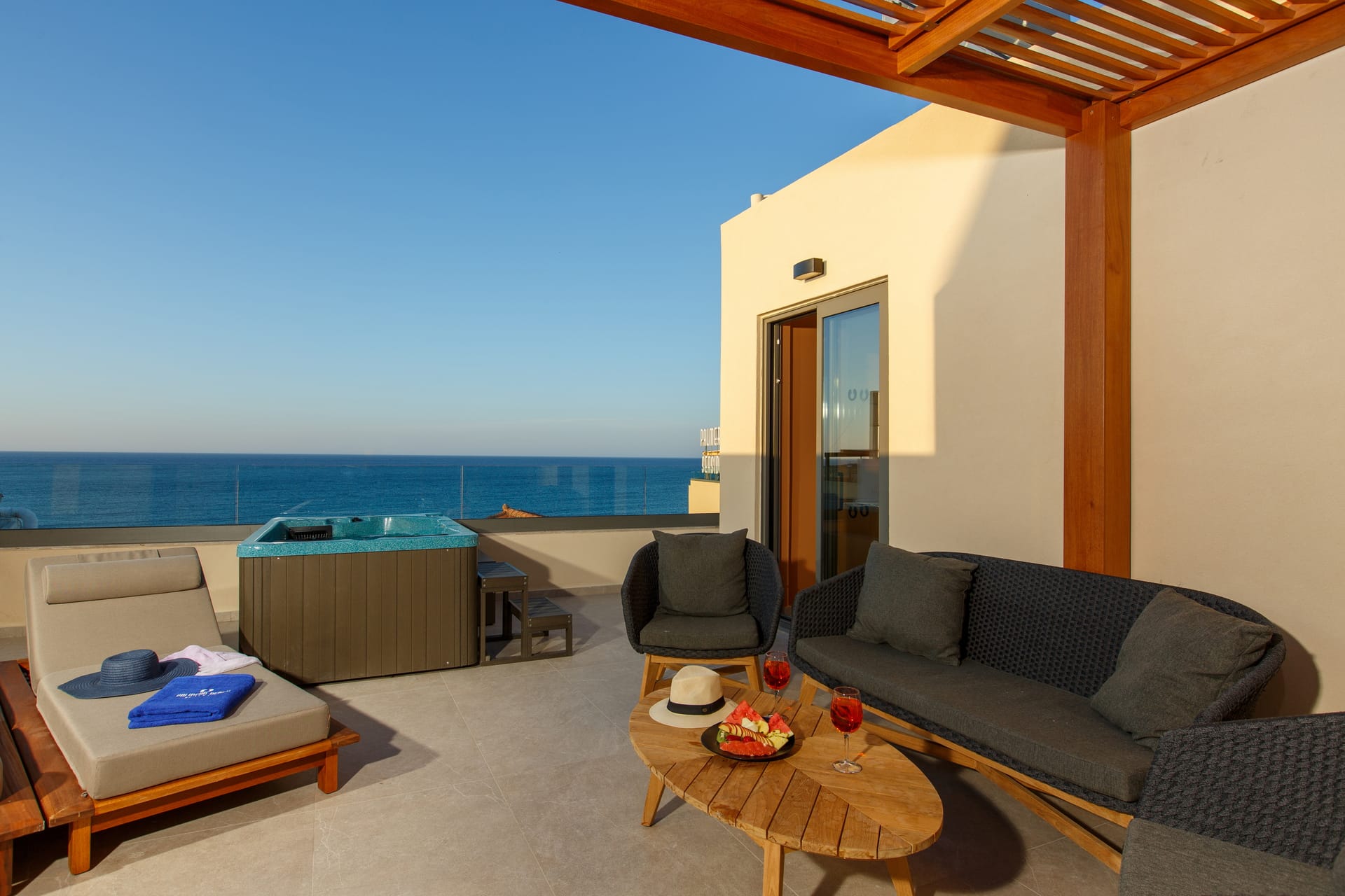Superior Deluxe Suite Sea View with Jacuzzi