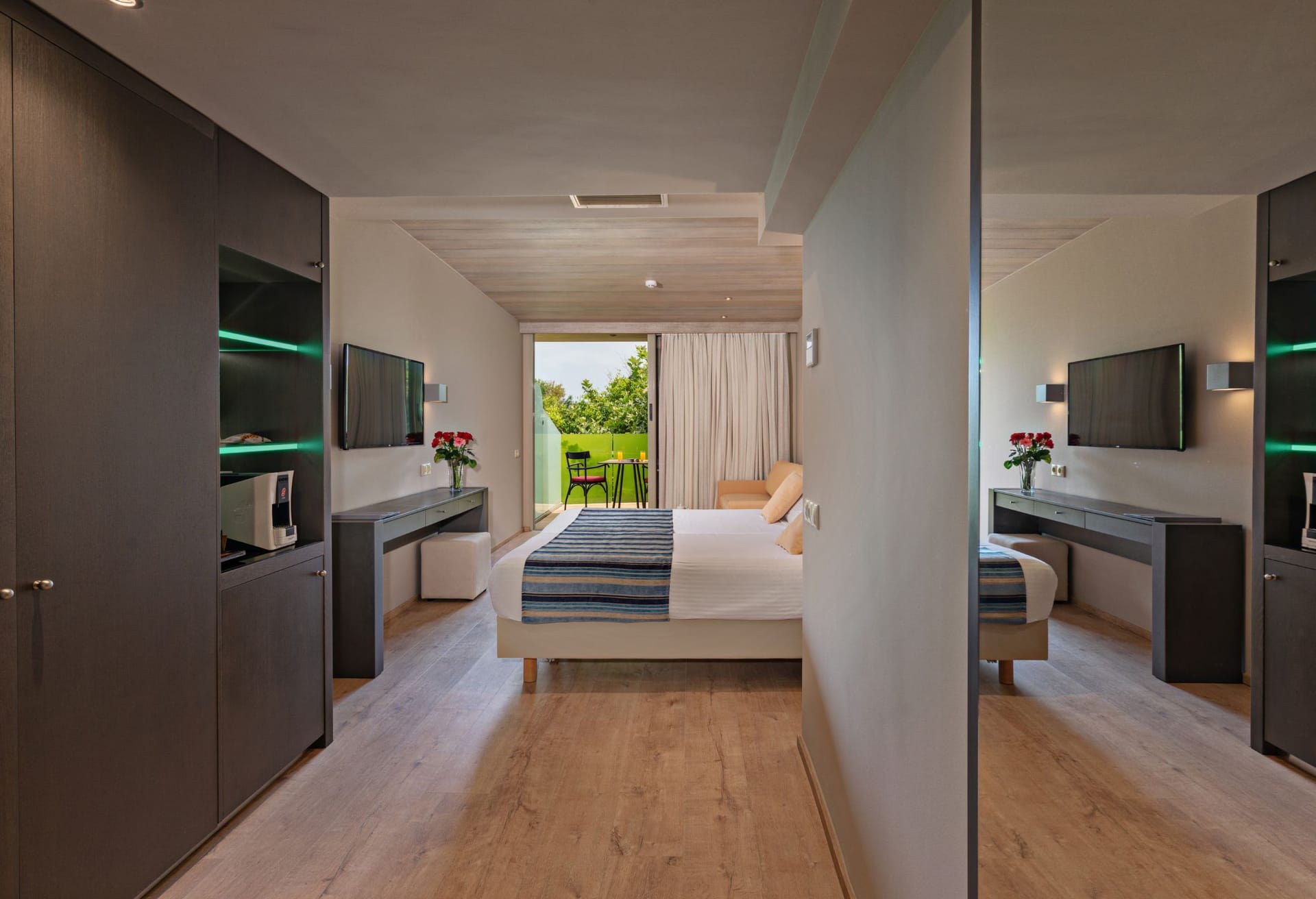 Junior Suite with Sea View & Jetted Tub