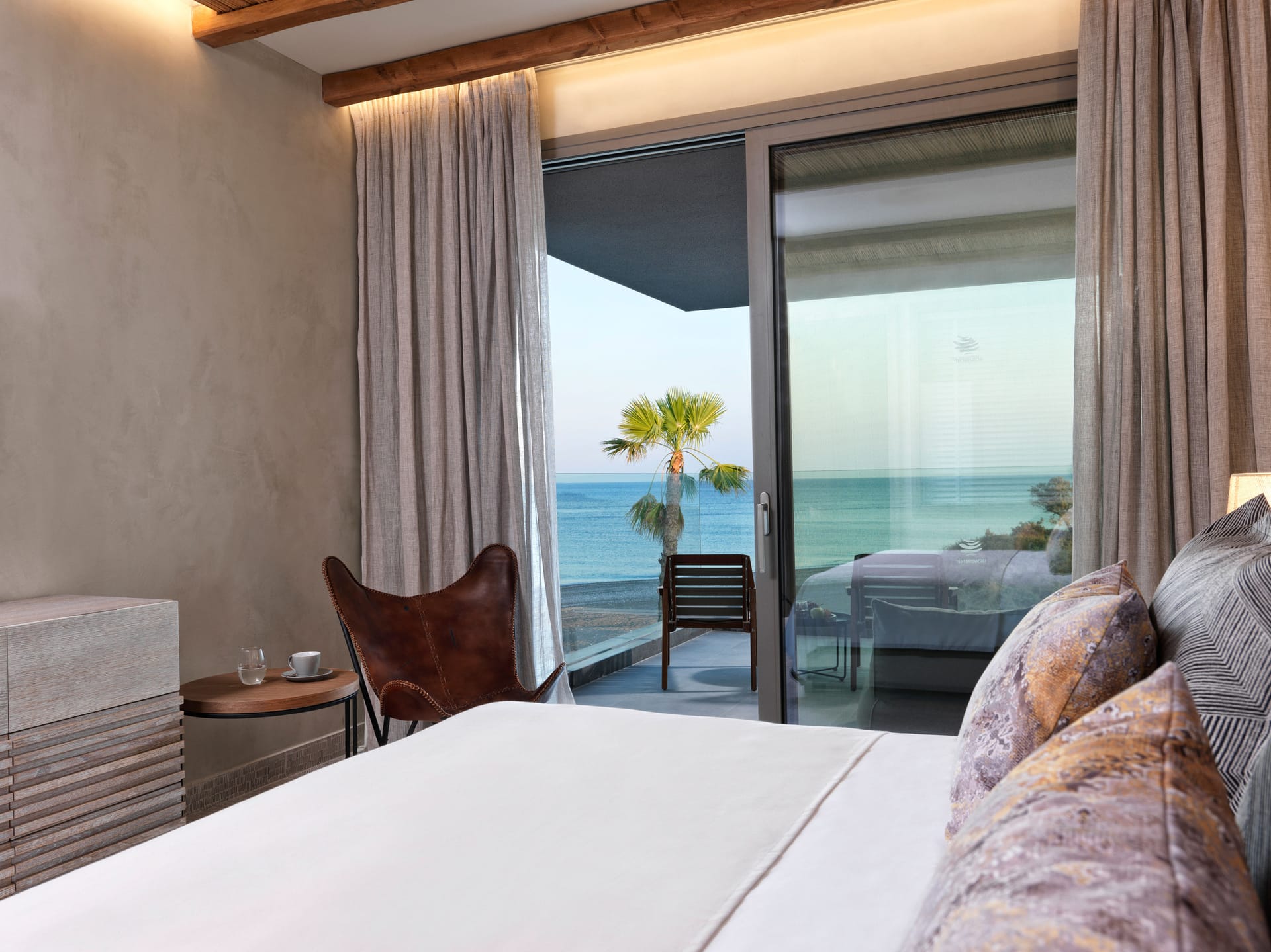 Beach Front Suite Sea View & Balcony