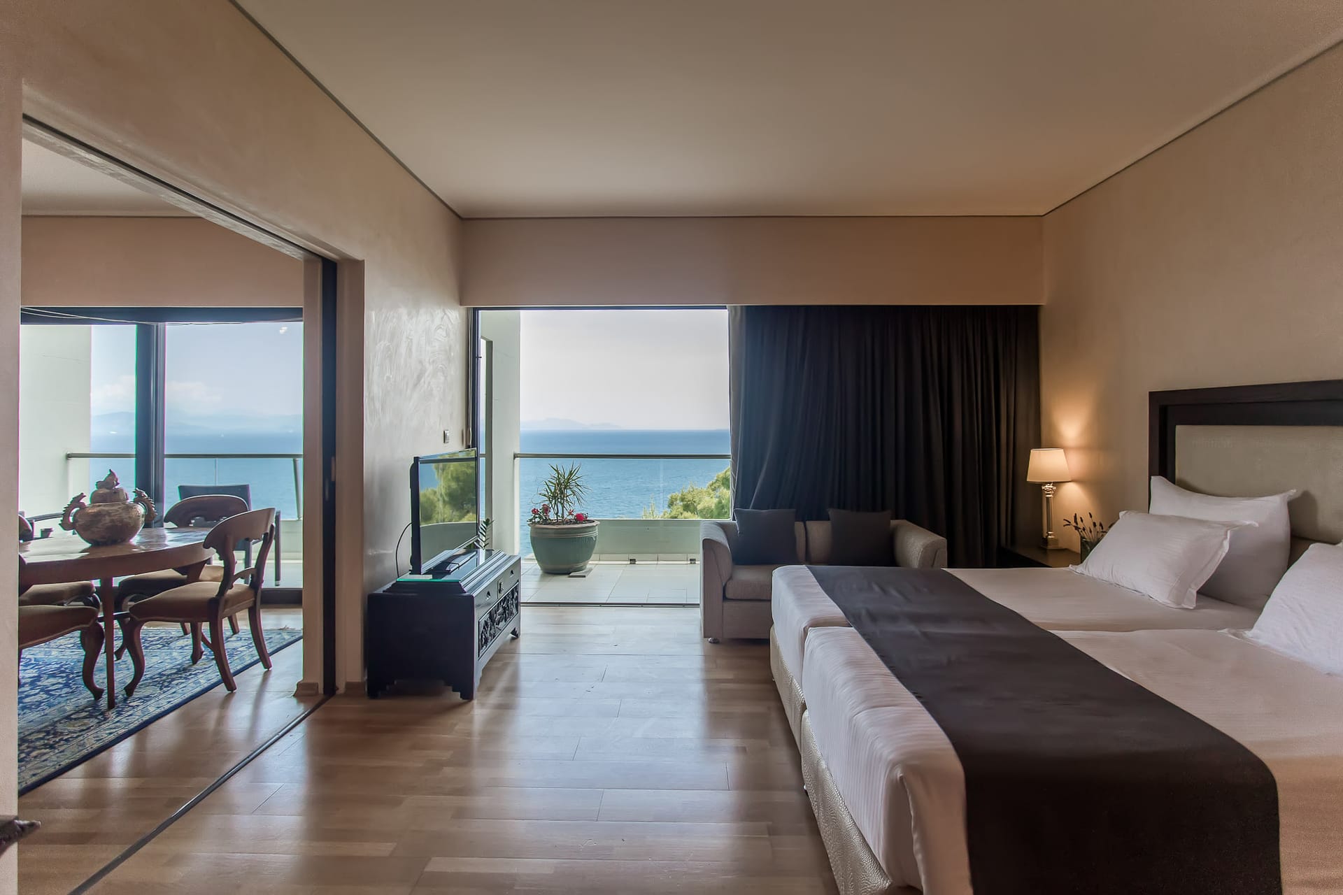 Presidential Suite Sea / Mouse Island View