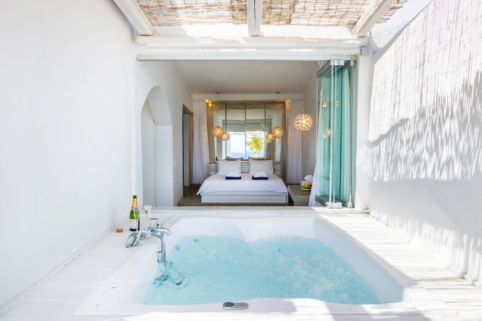 Deluxe suite Poseidon Blue with outdoor jacuzzi
