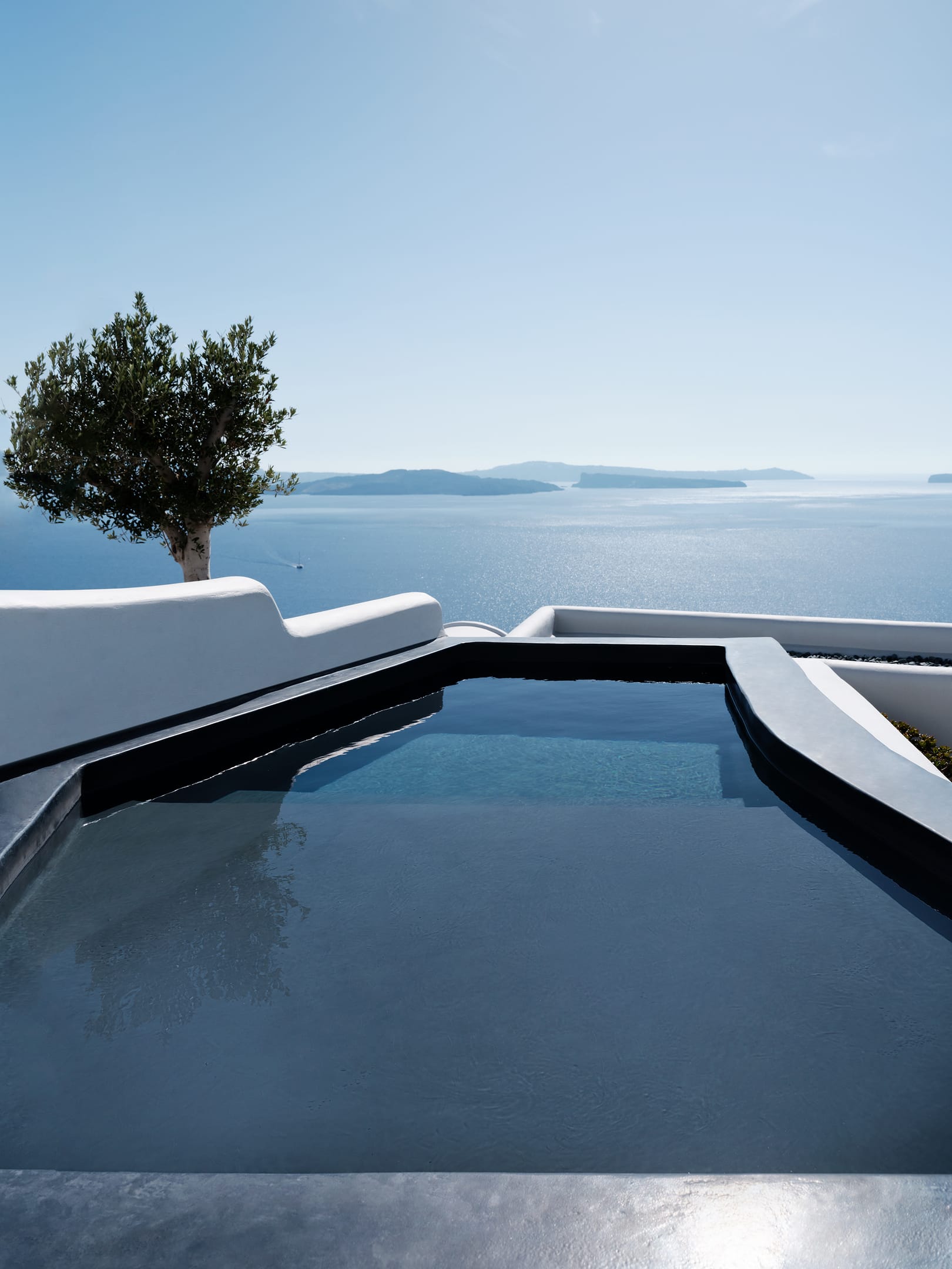 Deluxe Suite with Outdoor Hot Tub & Caldera View