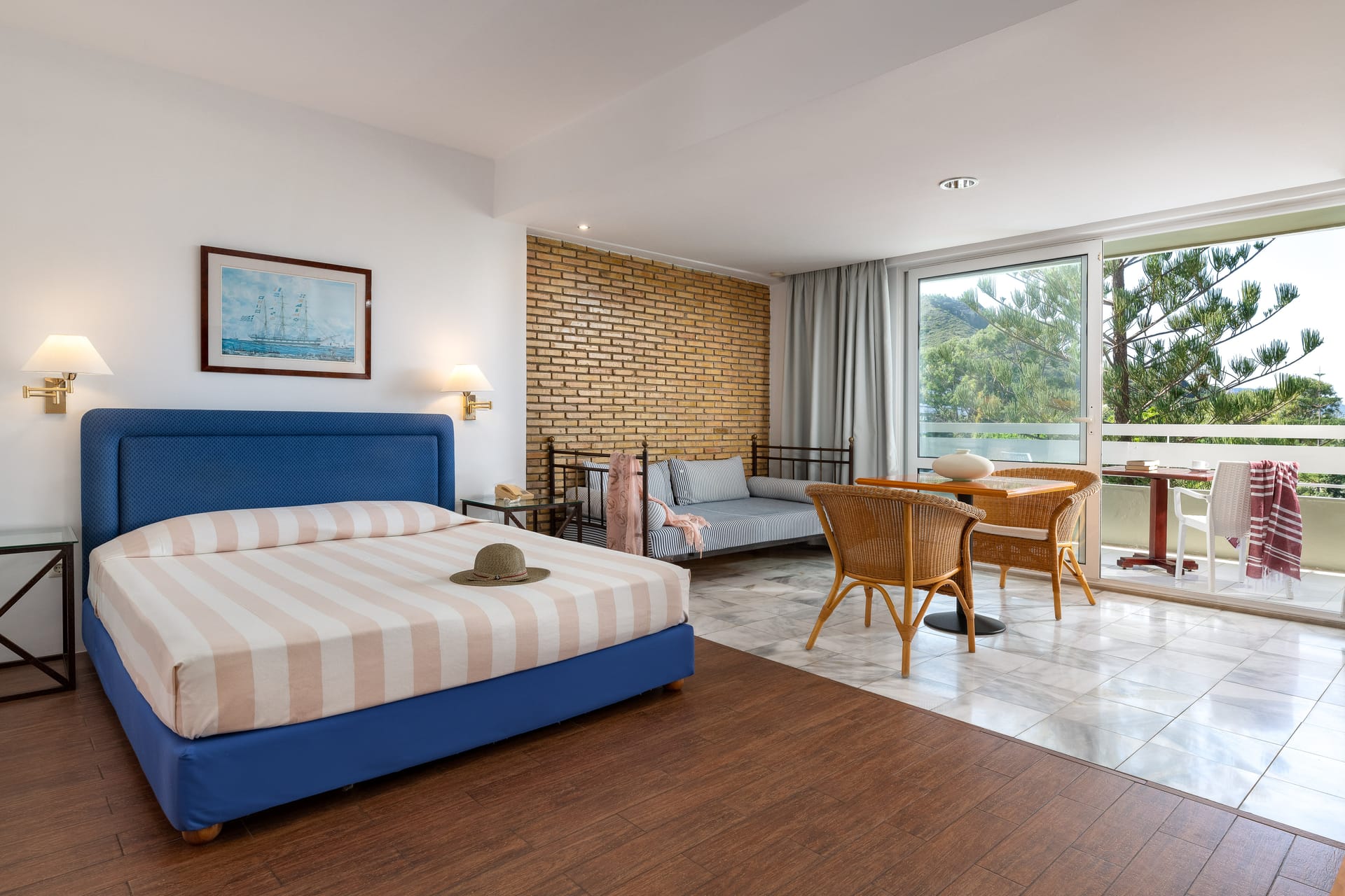 Large Two-Room Apartment