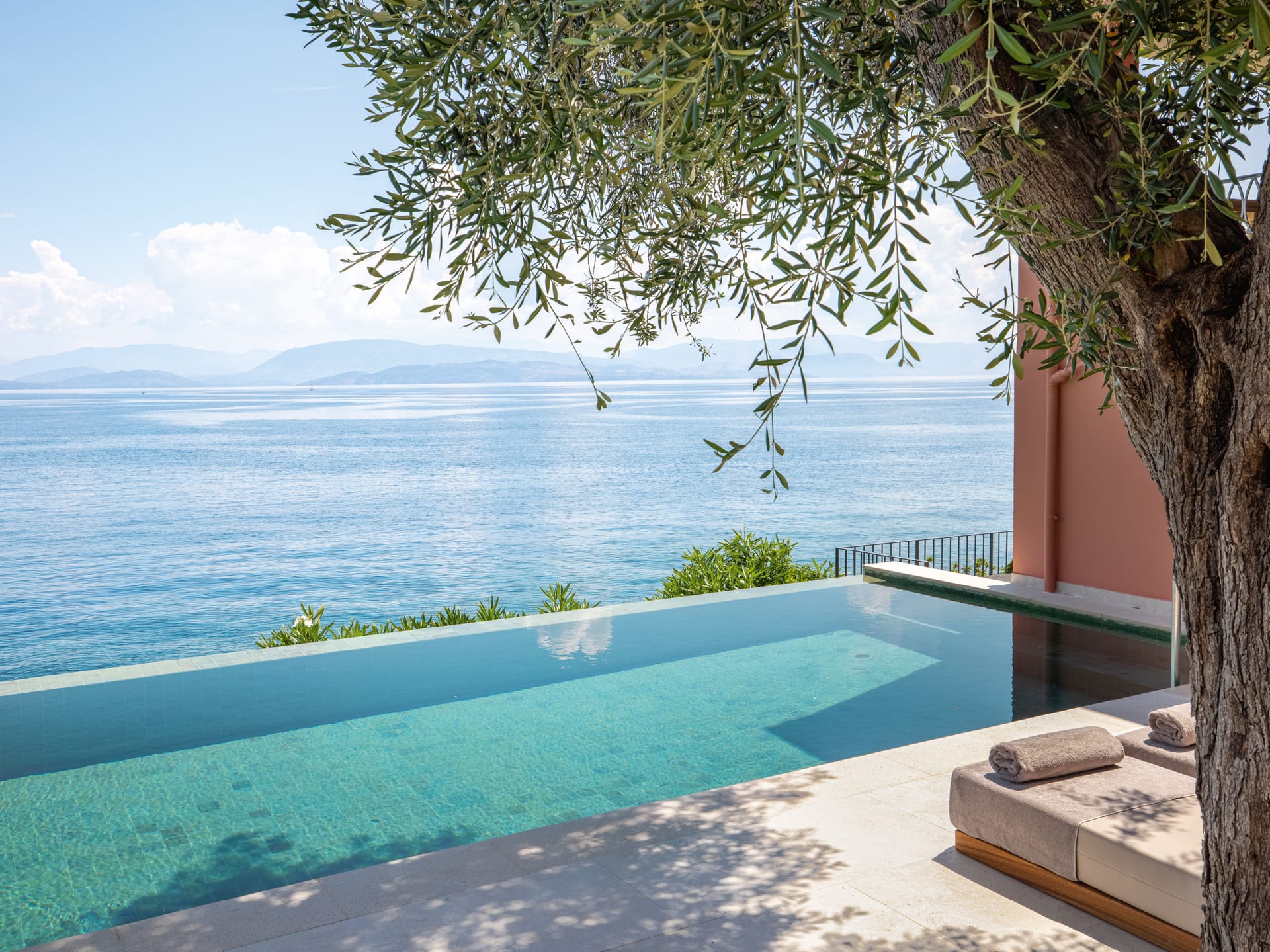 Palazzo Odyssia Private Pool on the Rocs 4 Bedroom