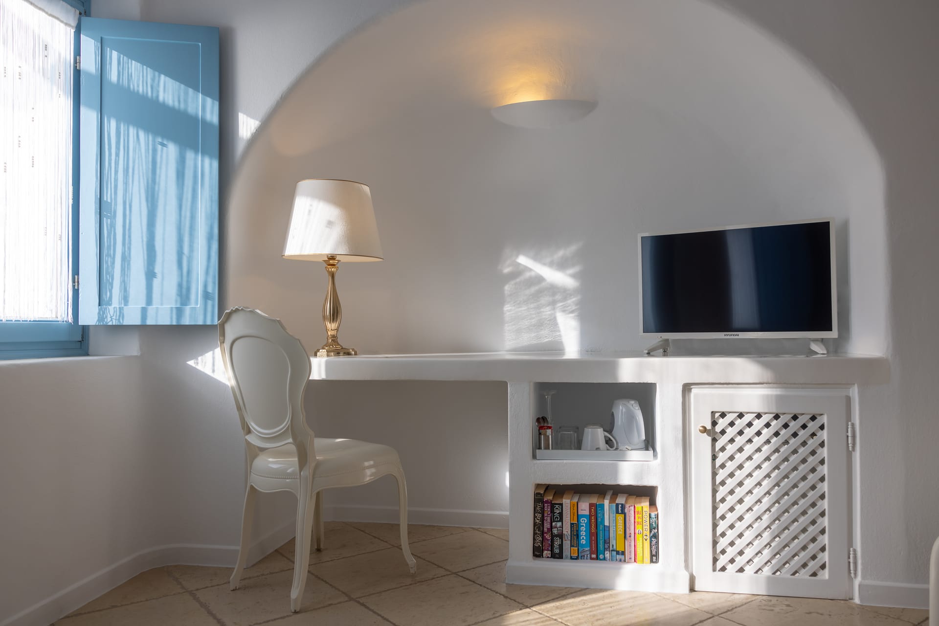 Above Blue Suites - CHARM - 16