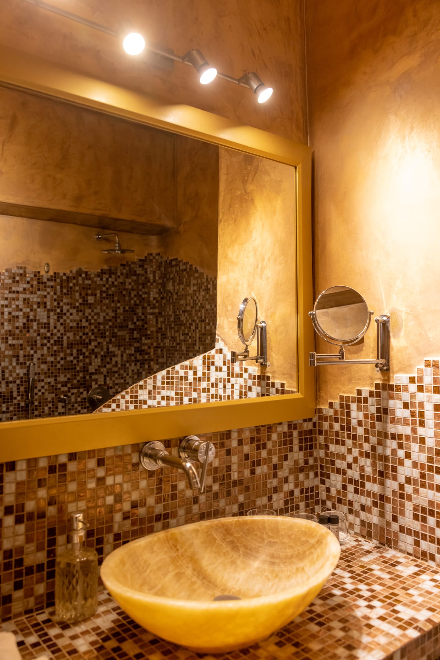 Above Blue Suites - CHARM - 20