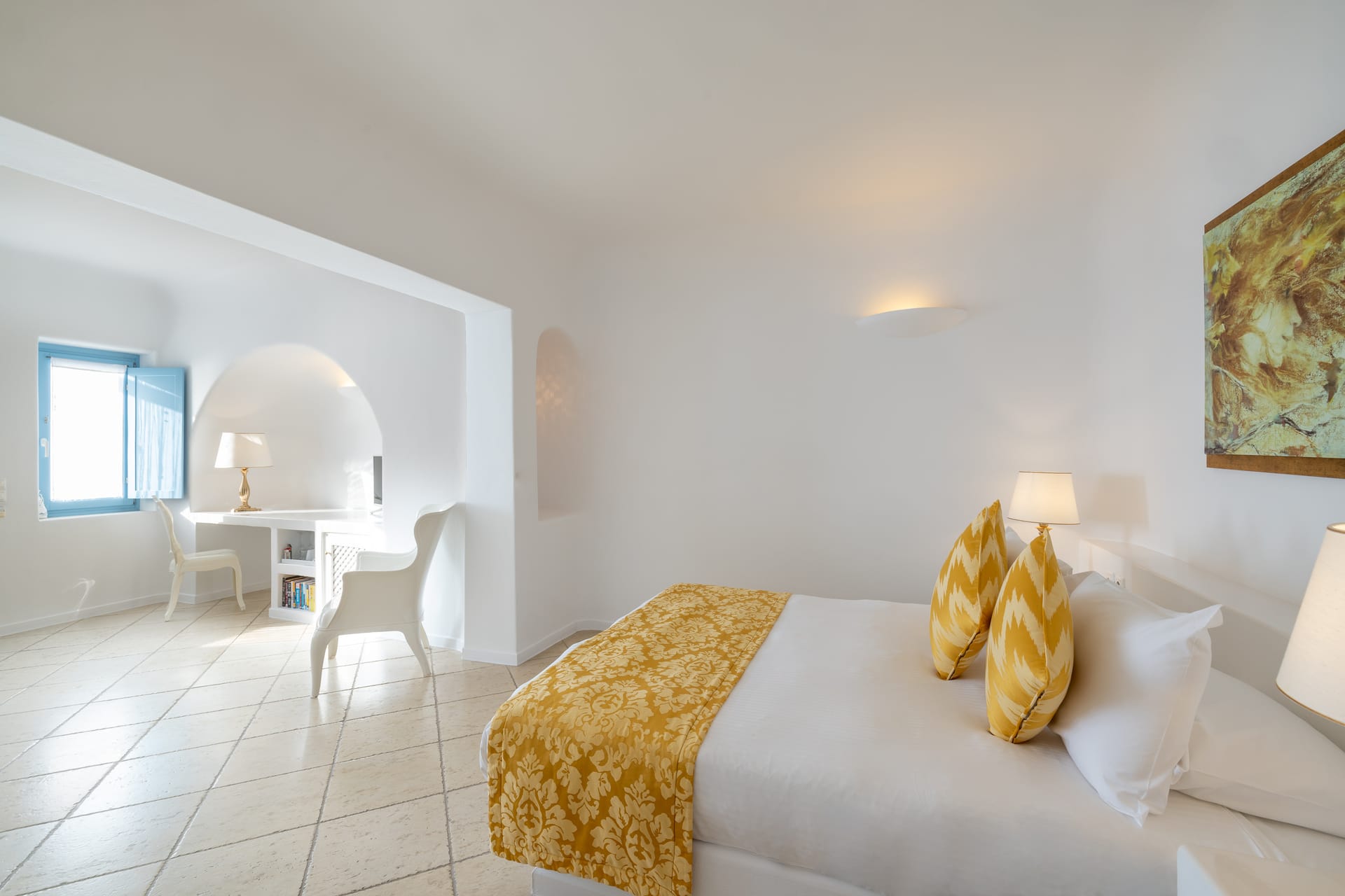 Above Blue Suites - CHARM - 24