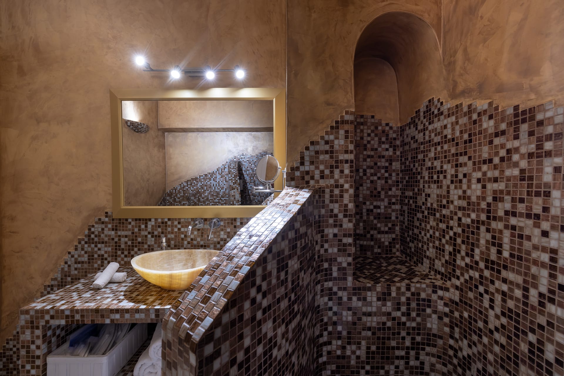 Above Blue Suites - CHARM - 25