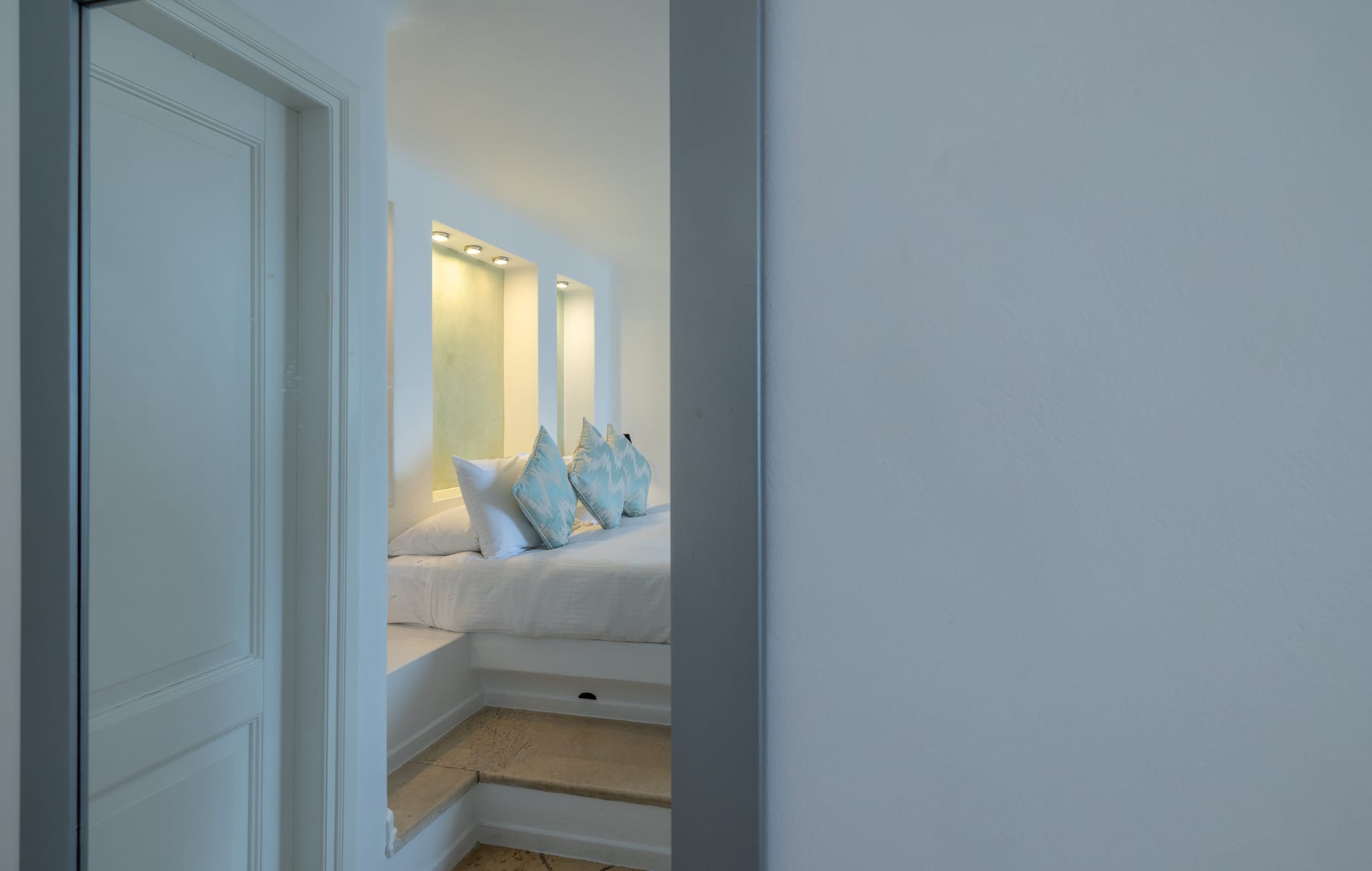Above Blue Suites - LAGOON - 11