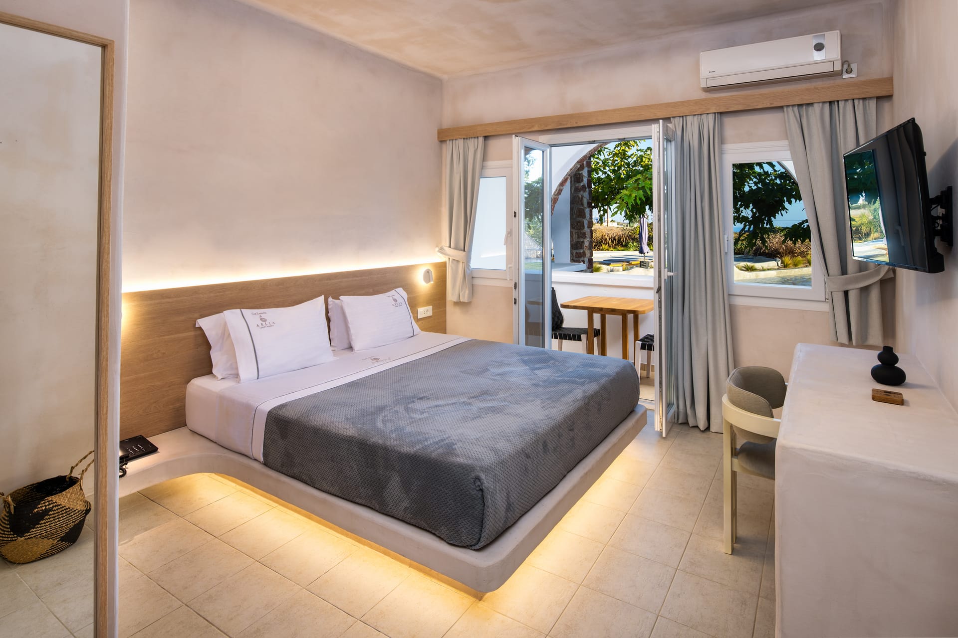 Aelia Luxury Suites - JUNIOR - 2