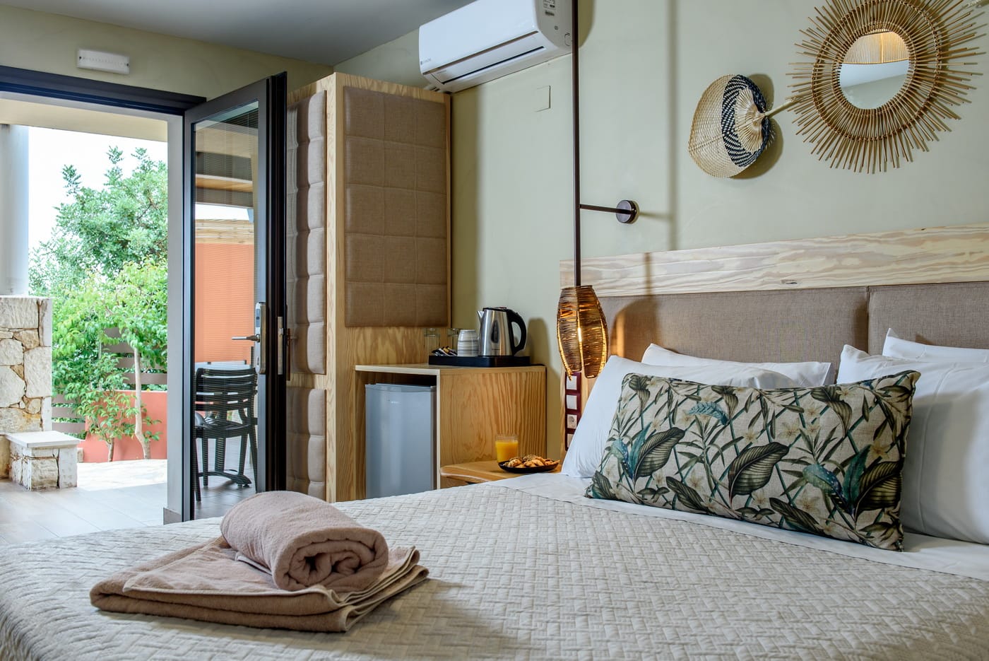 Deluxe Room with Inland View