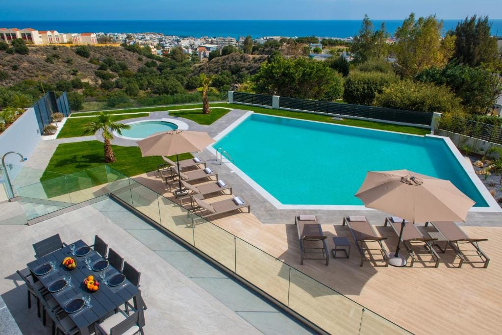 Orama Luxury Villa