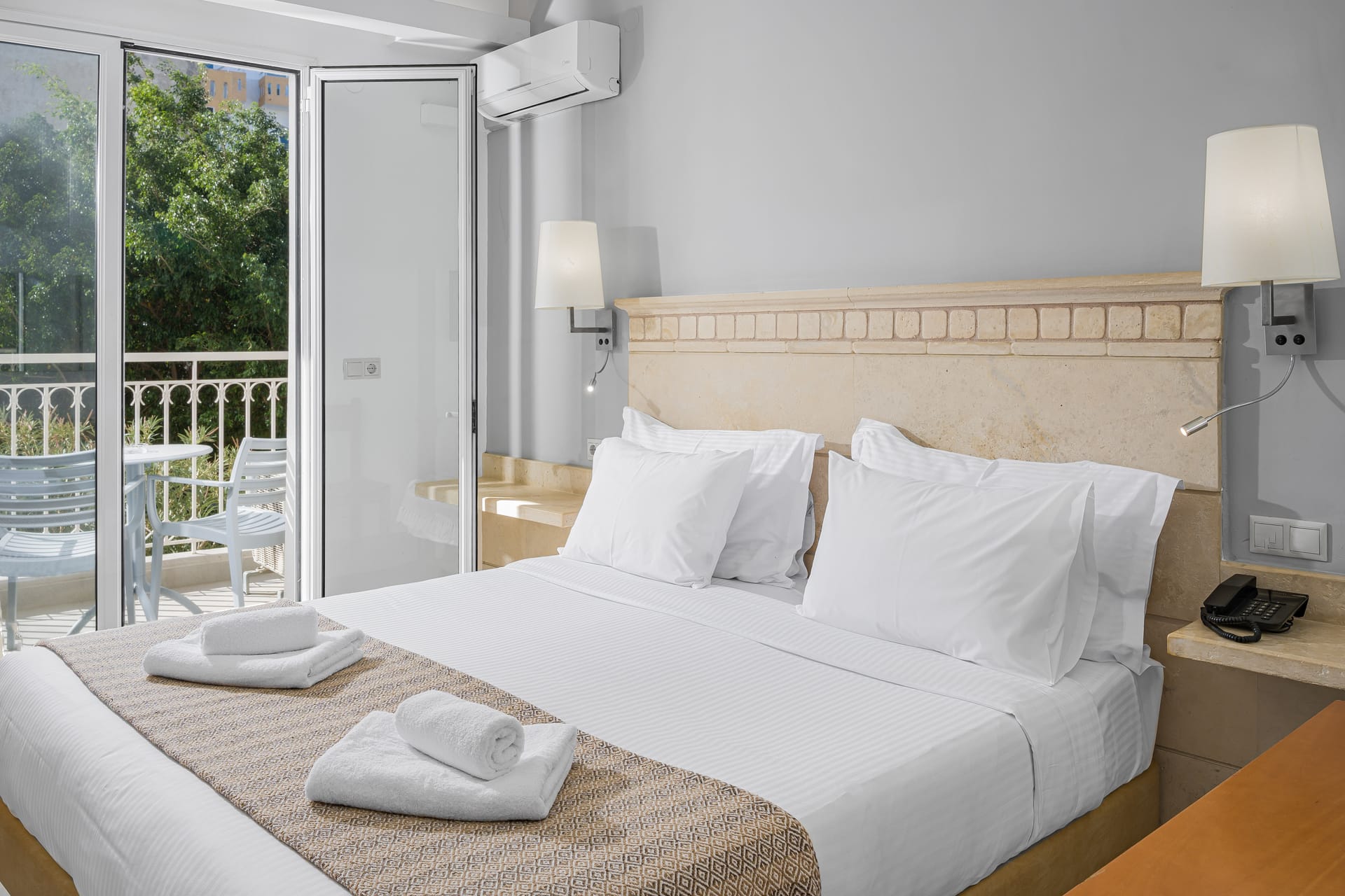 Superior Room with Garden or Mountain View