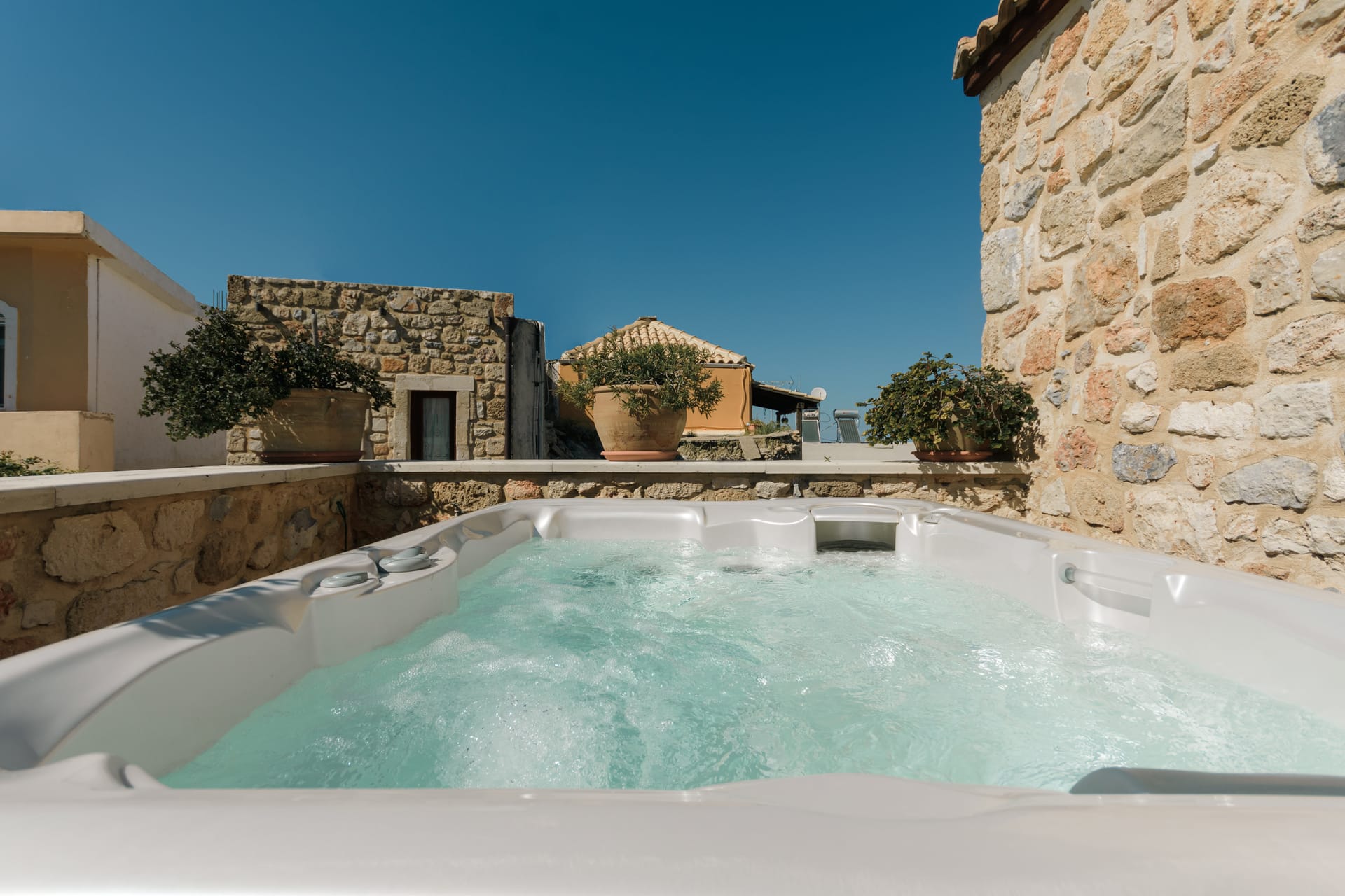 Afroditi Maissonette | Suite with Private Jacuzzi