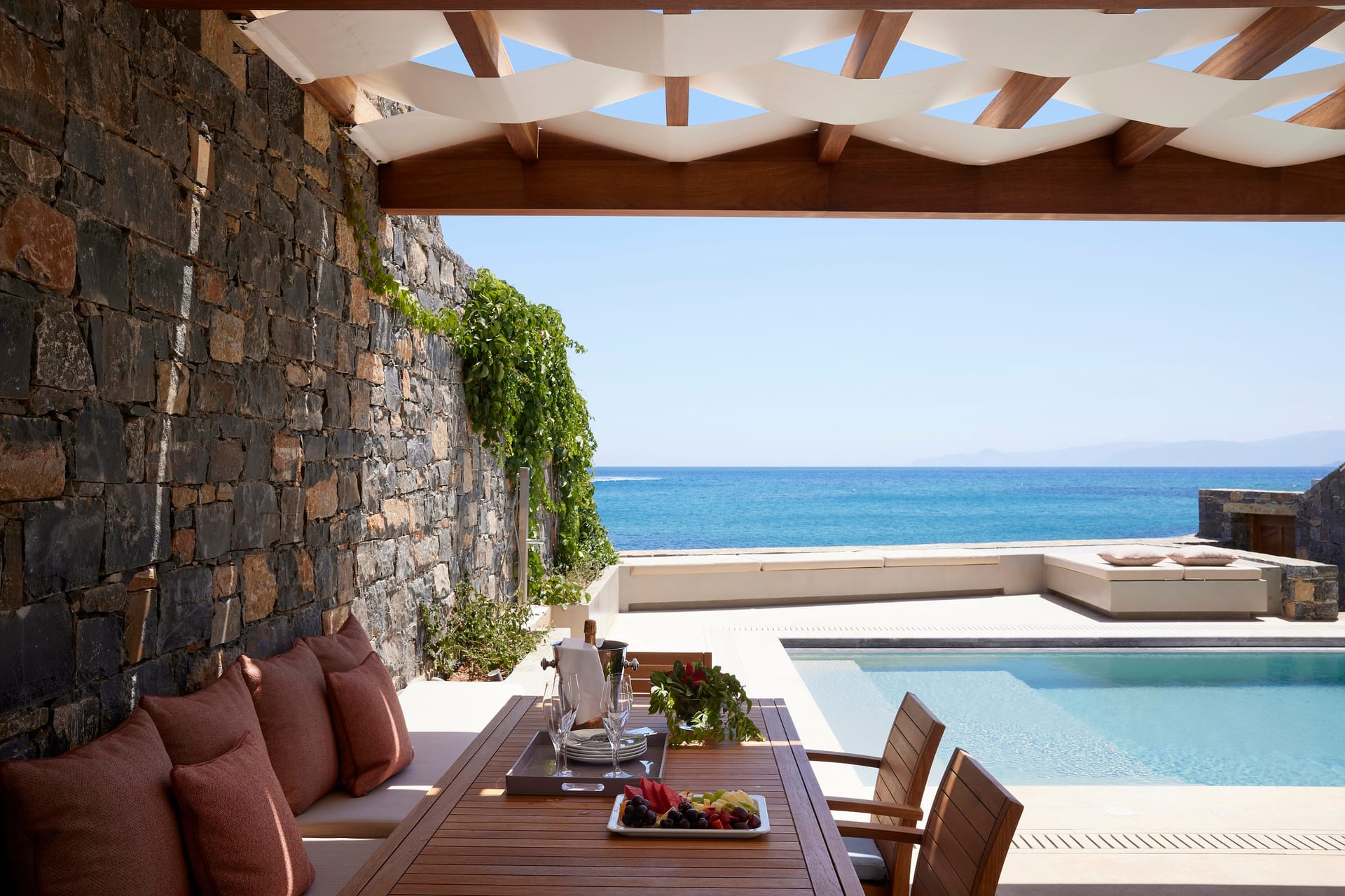 Loutro Six Bedroom Diamond Residence