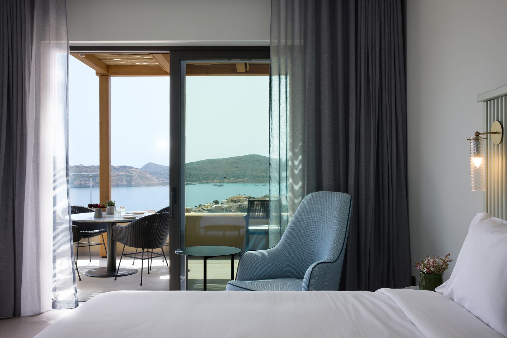 Family Retreat with Private Pool – Sea View