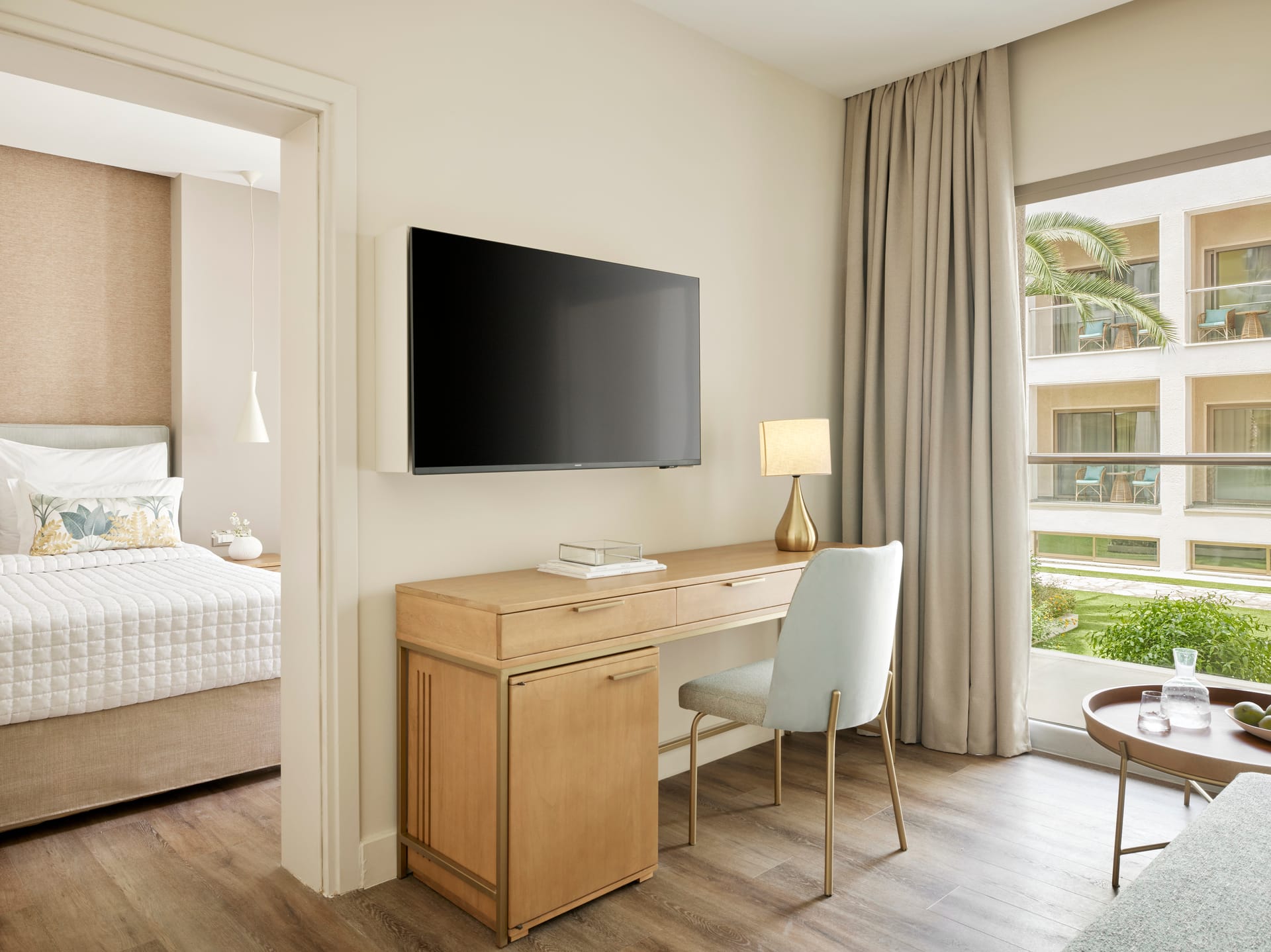 Family Room Garden/ Resort View