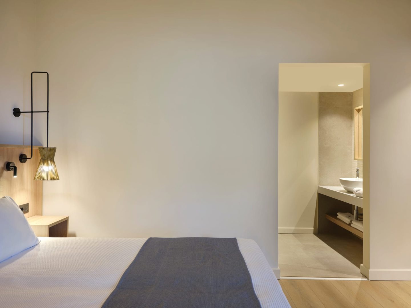 Family Suite Sea View Swim up (Open Plan)