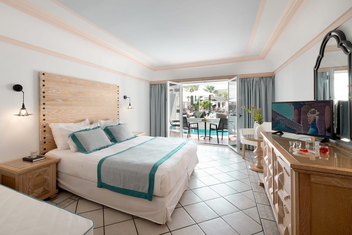 Family Suite Sharing Pool