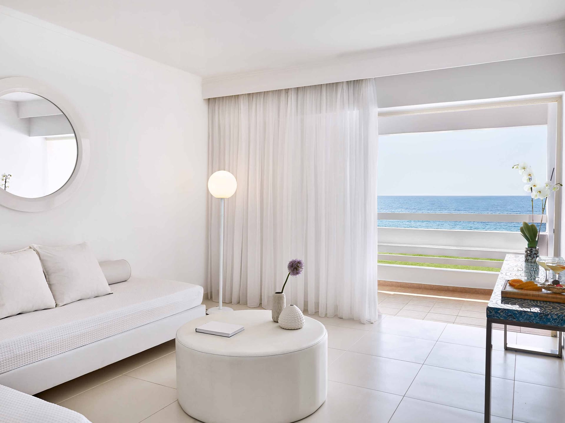 White Family Sea View