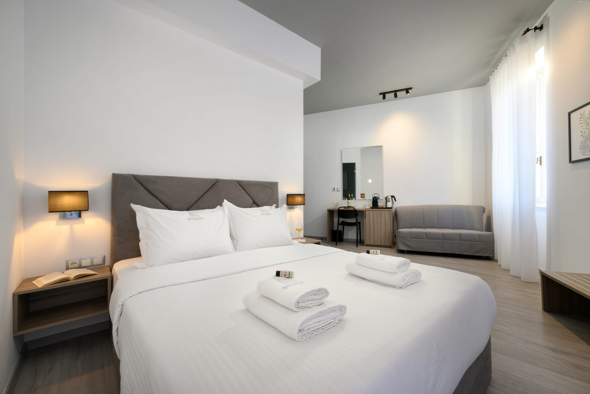 Deluxe Suite with Balcony Philippos