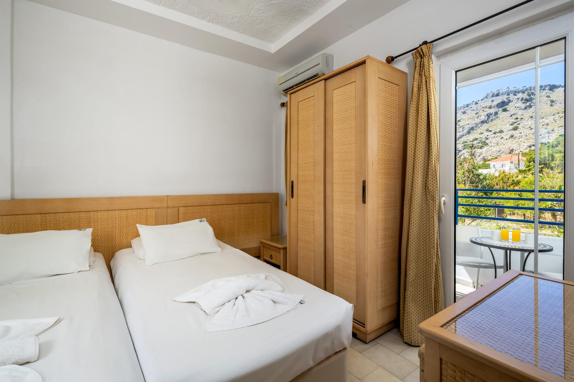 Evi Studios - 2BA01 - 2