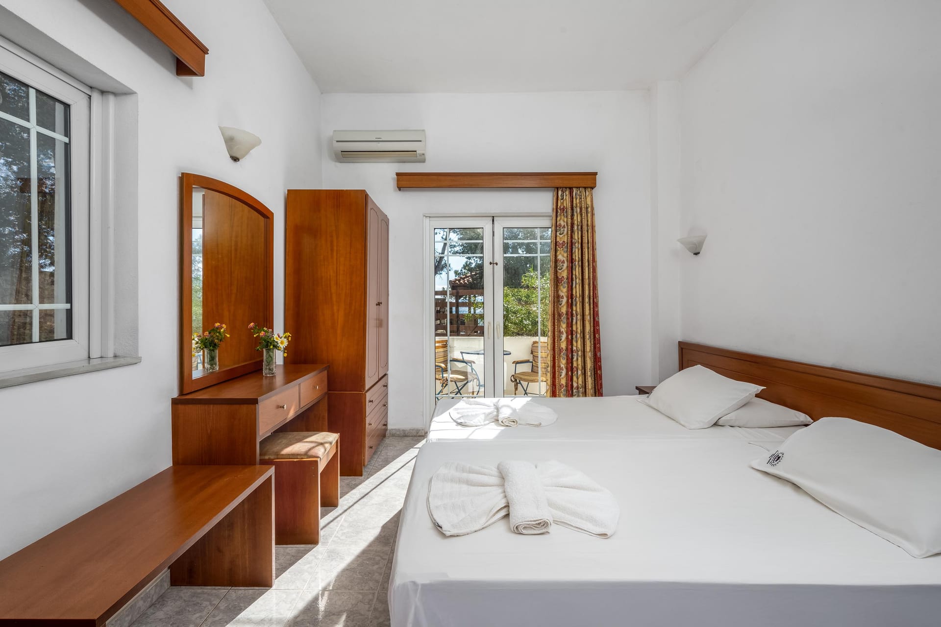 Evi Studios - 2BA03 - 2