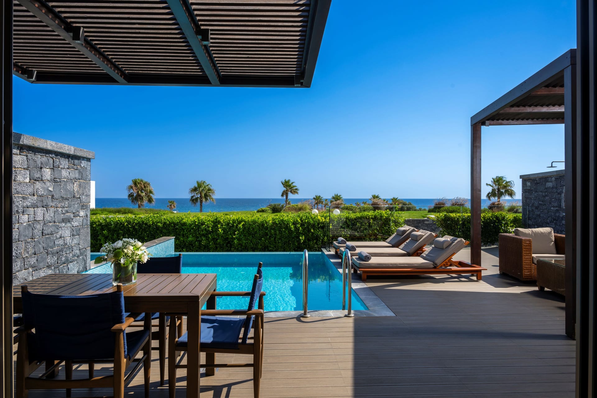 Executive Fitness Suite Sea View with Private Pool and Gym