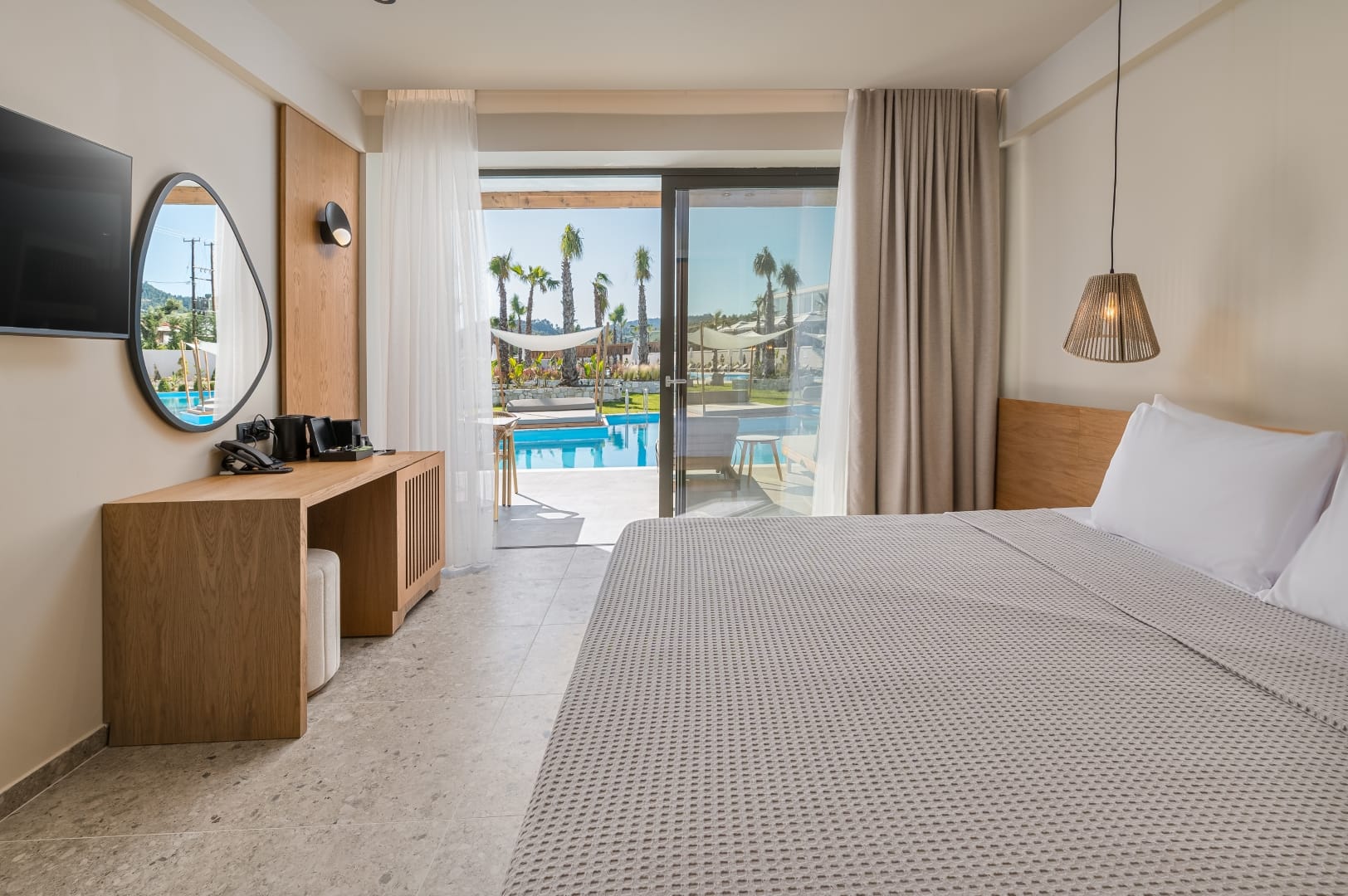 Swim-up Premium Room