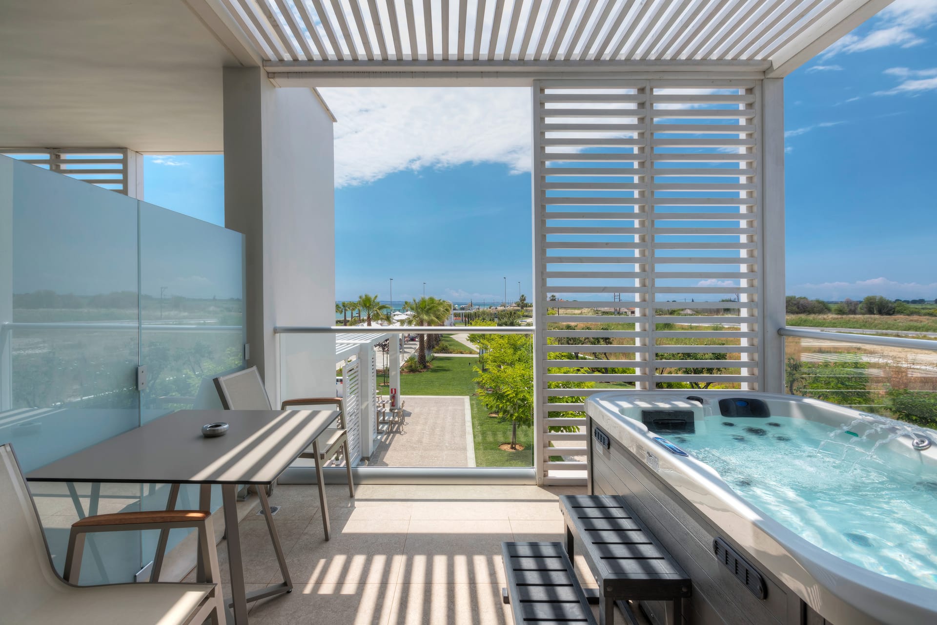 Blue Lagoon Palace - JRSBJA - 2