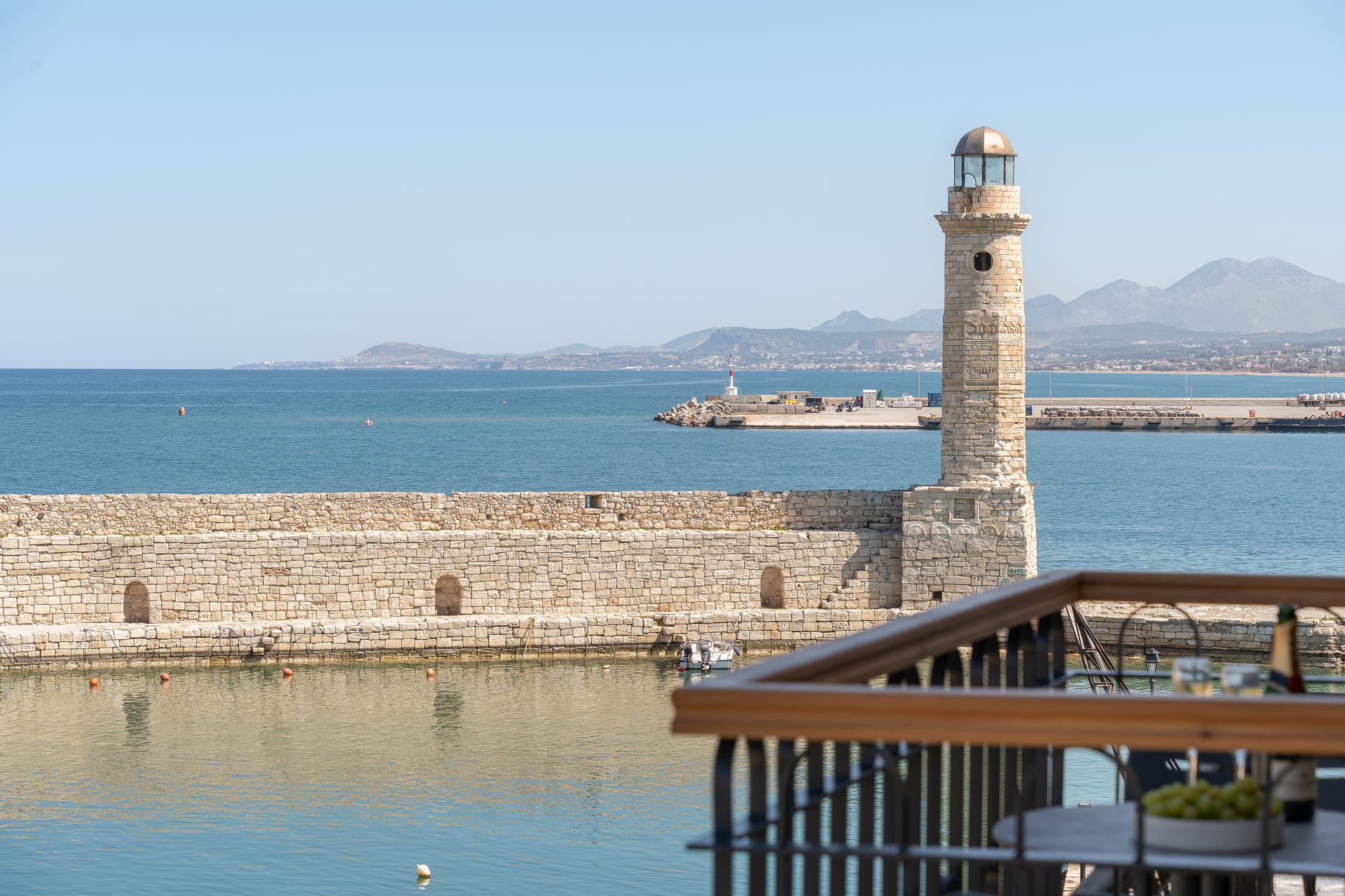 103 – Deluxe Suite with Spa and Sea View (2nd Floor)