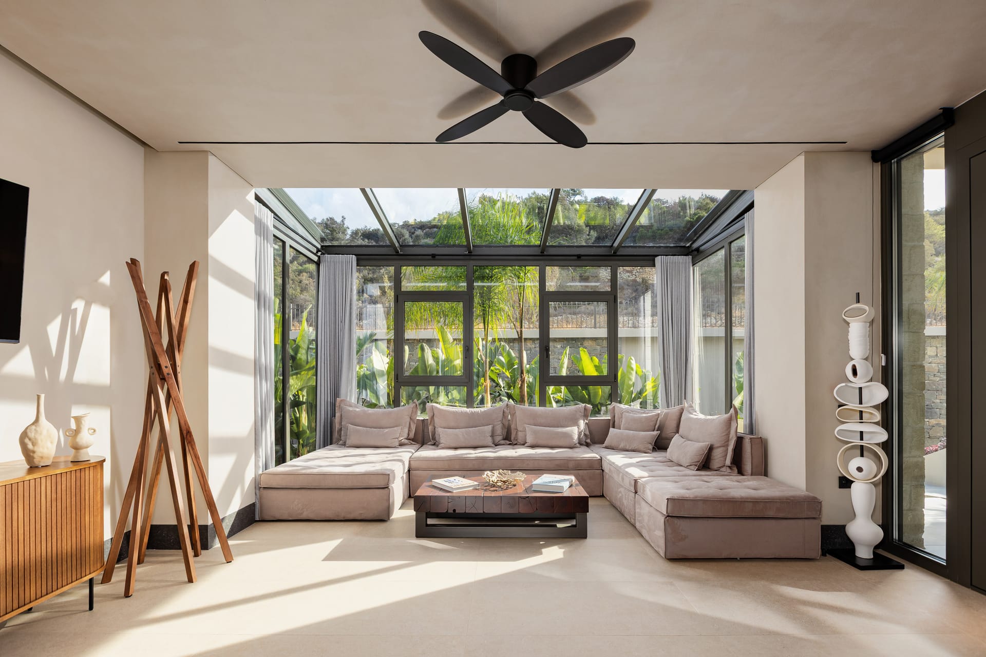 Grand Sea-View Residence