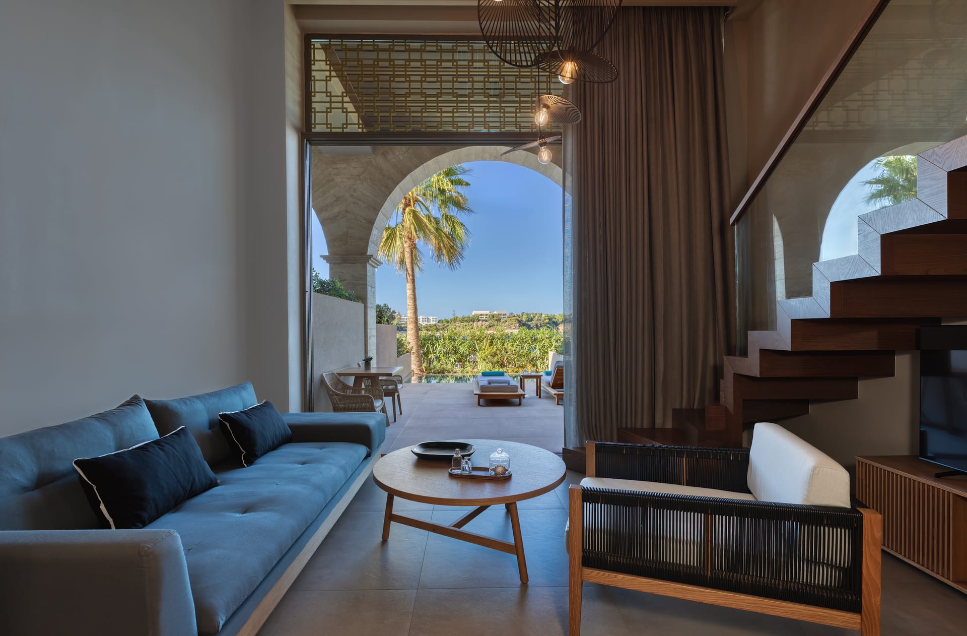 Black Pearl Maisonette Mountain View with Plunge Pool