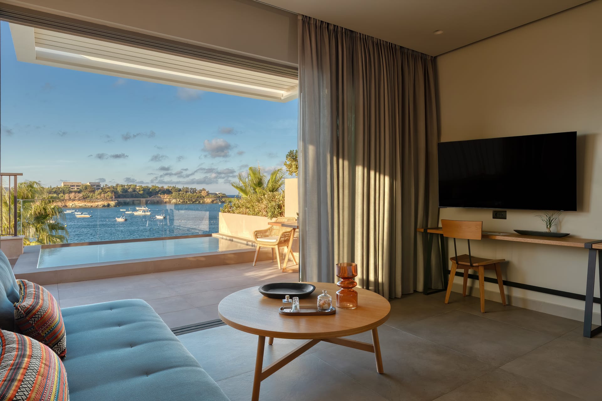 Amber Suite with Plunge Pool & Side Sea View