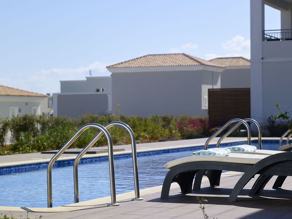 Deluxe Room Garden View with  Shared Pool