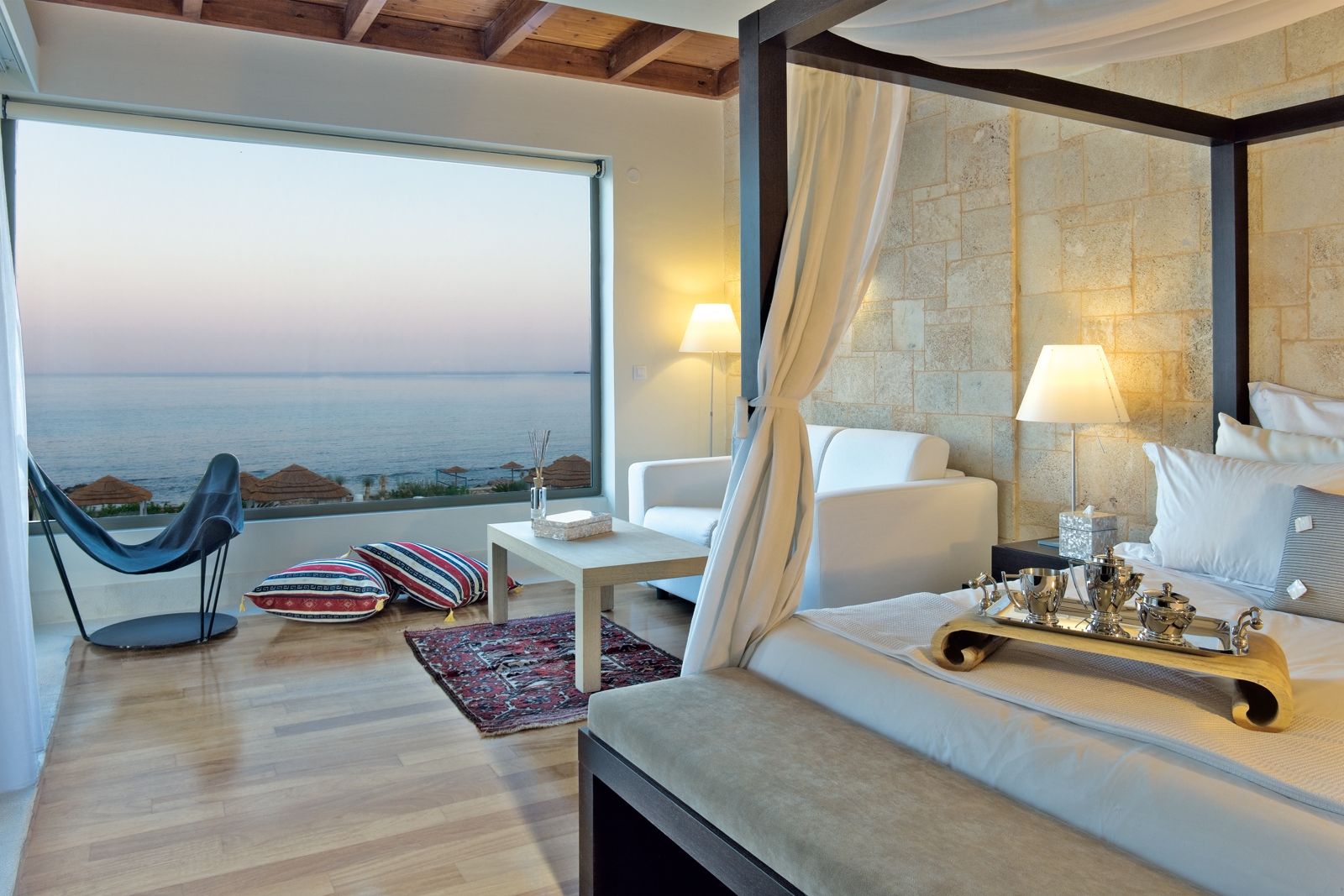 Queens Maisonette Sea Front  with Private Pool