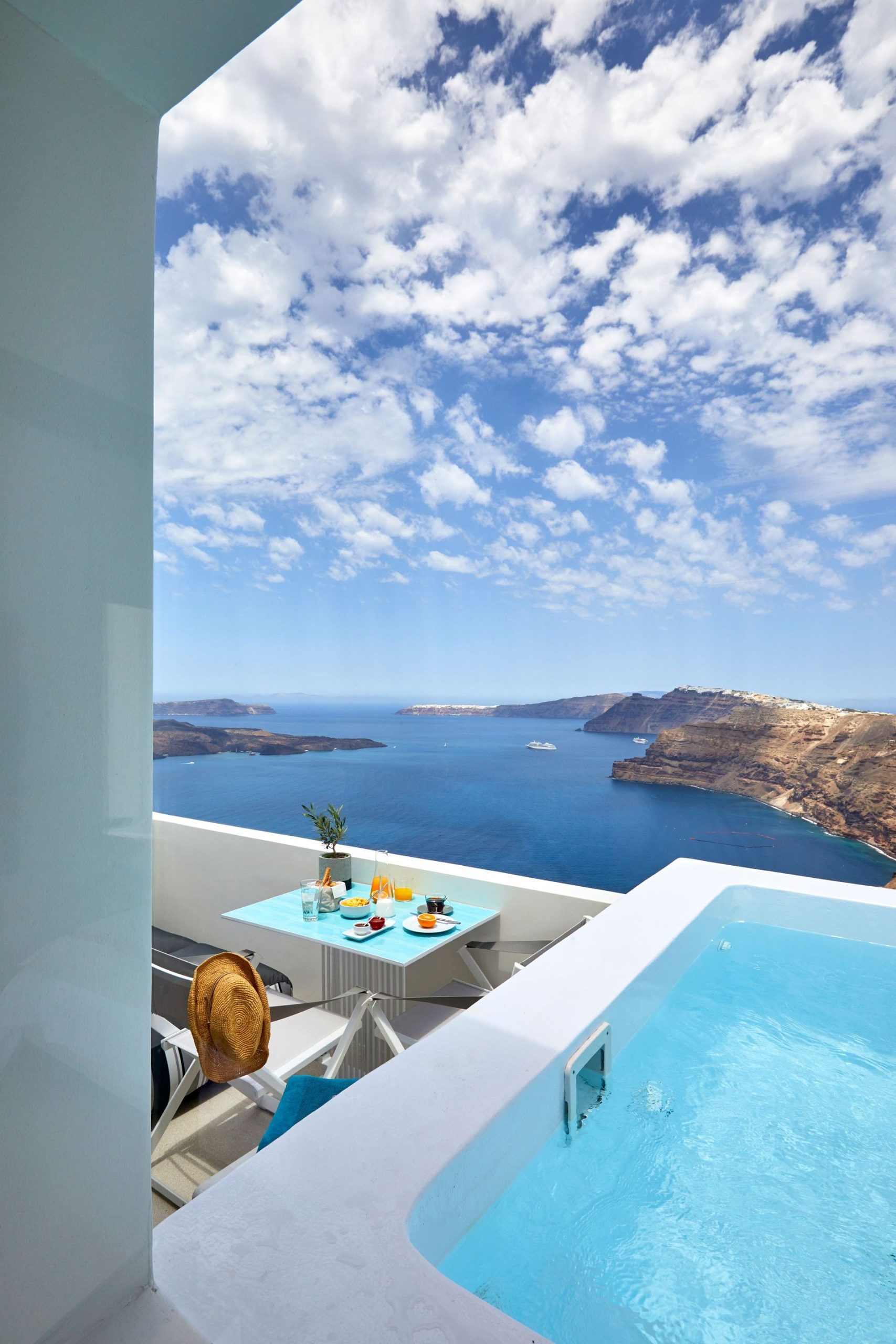Panoramic View Suite with Full Privacy | Heated Plunge Pool – Upper Level