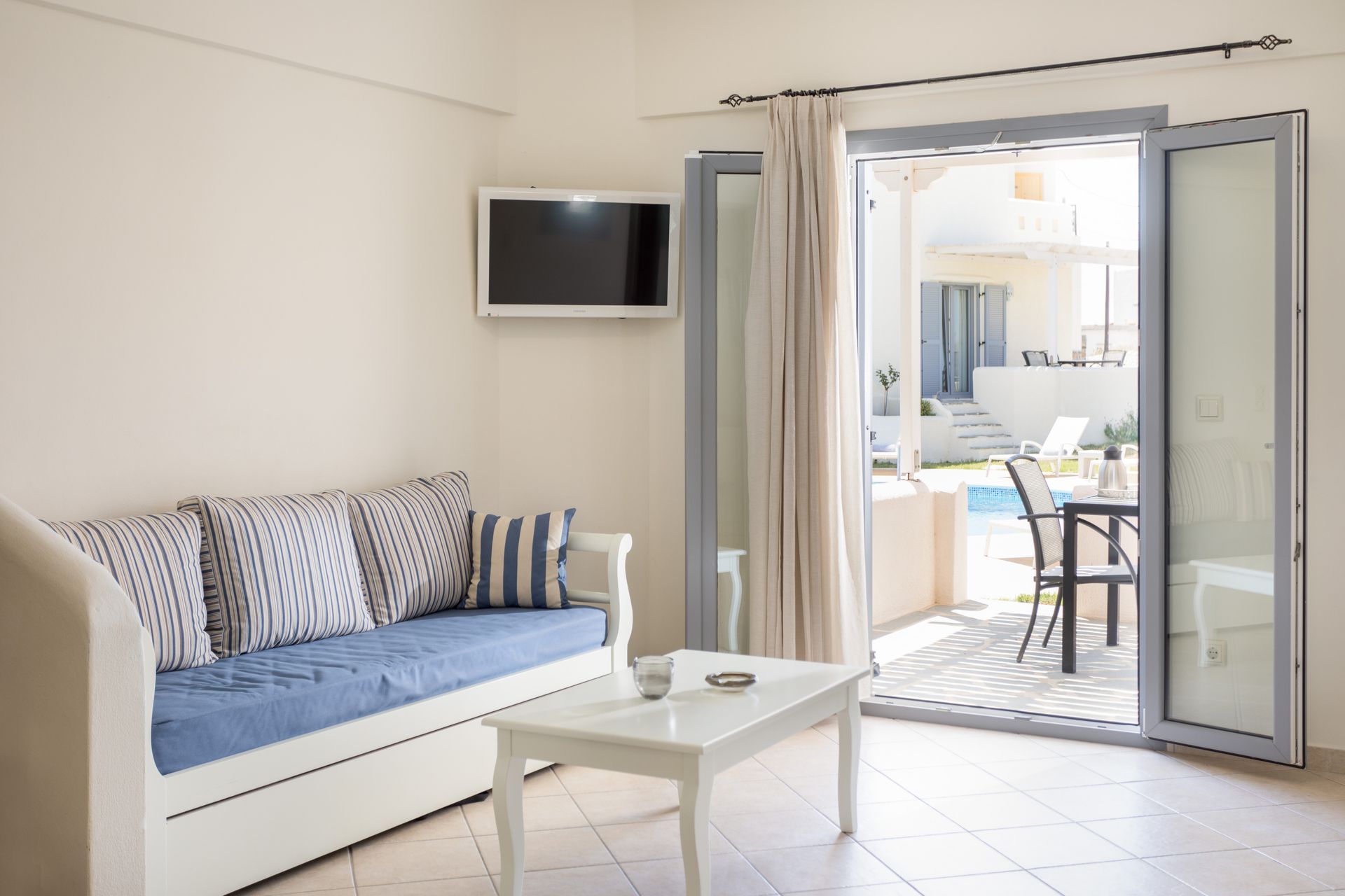 Sea View Maisonette with Private Jacuzzi