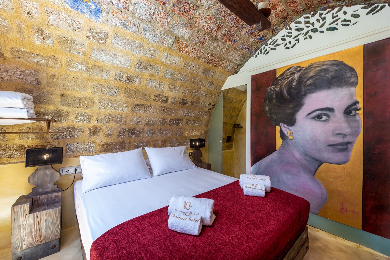 Deluxe Stone Room