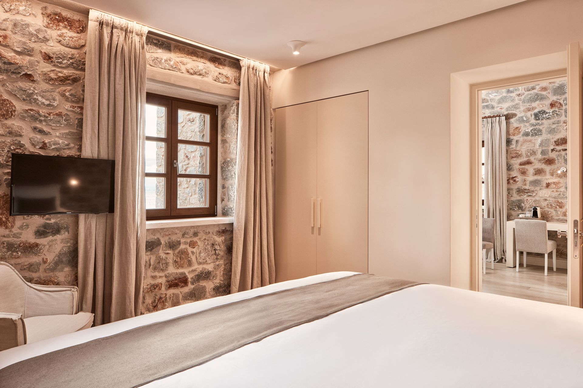 Upbeat One Bedroom Suite Sea View
