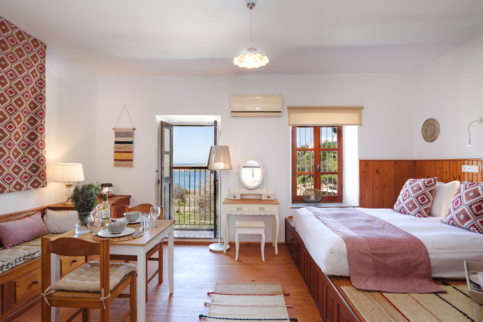 Thea Suite