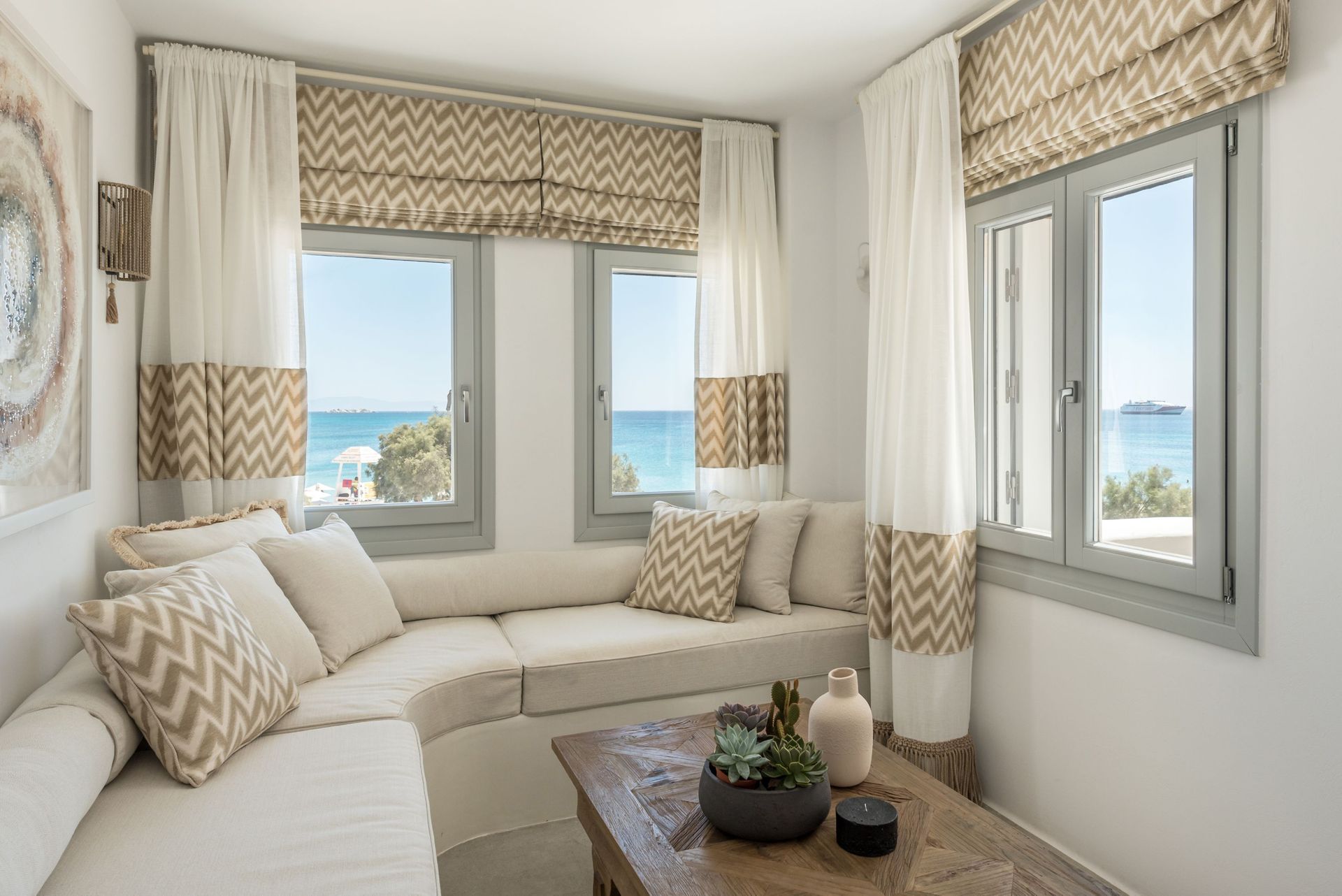 Panoramic Sea View Suite with private Jacuzzi