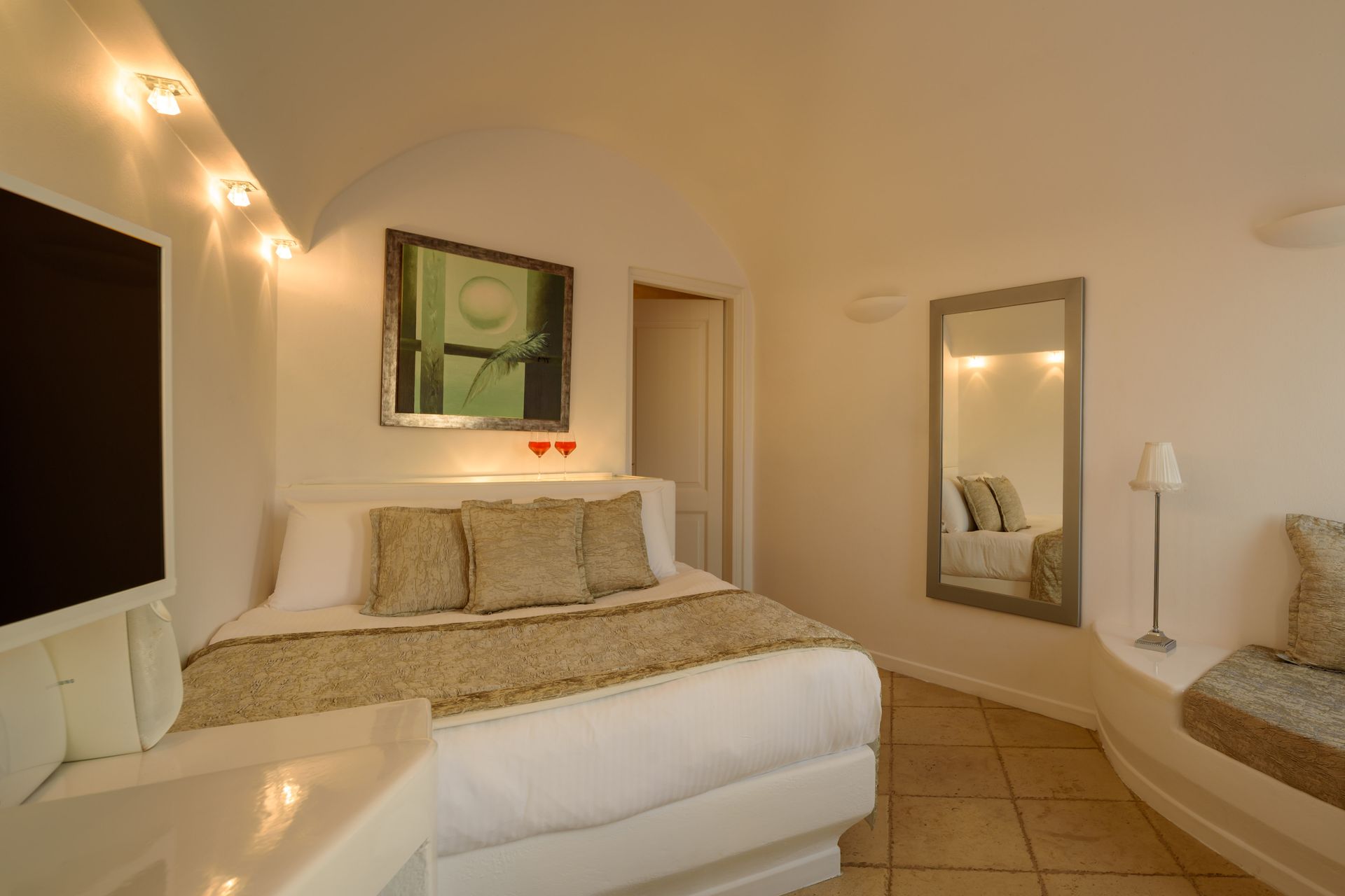 Above Blue Suites - PEARL - 4