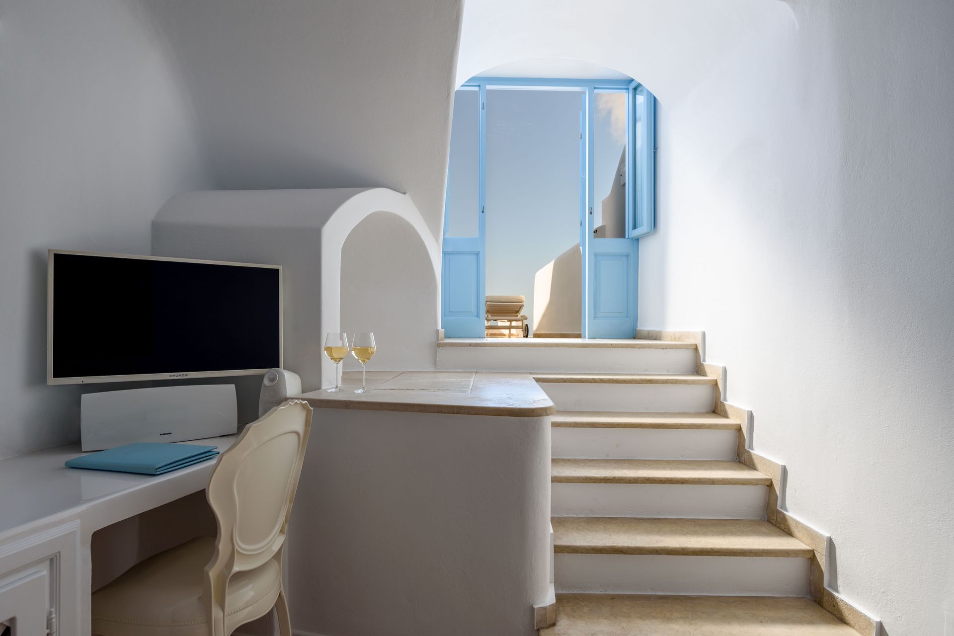 Above Blue Suites - LAGOON - 6