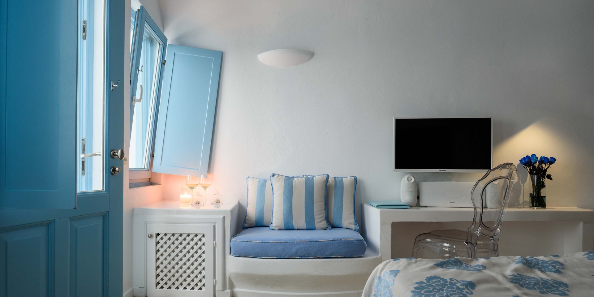 Above Blue Suites - MOONL - 5