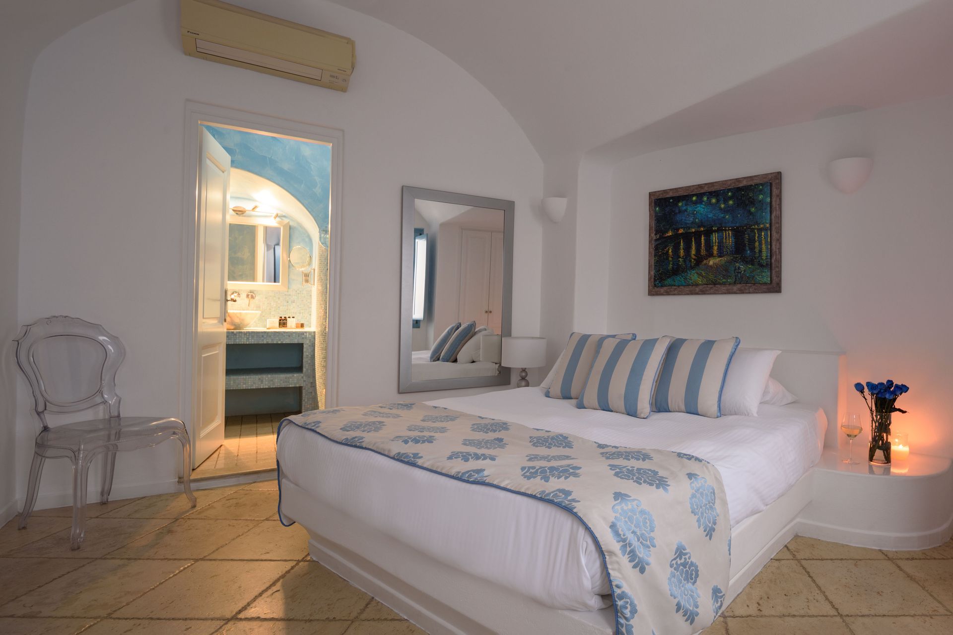 Above Blue Suites - MOONL - 7