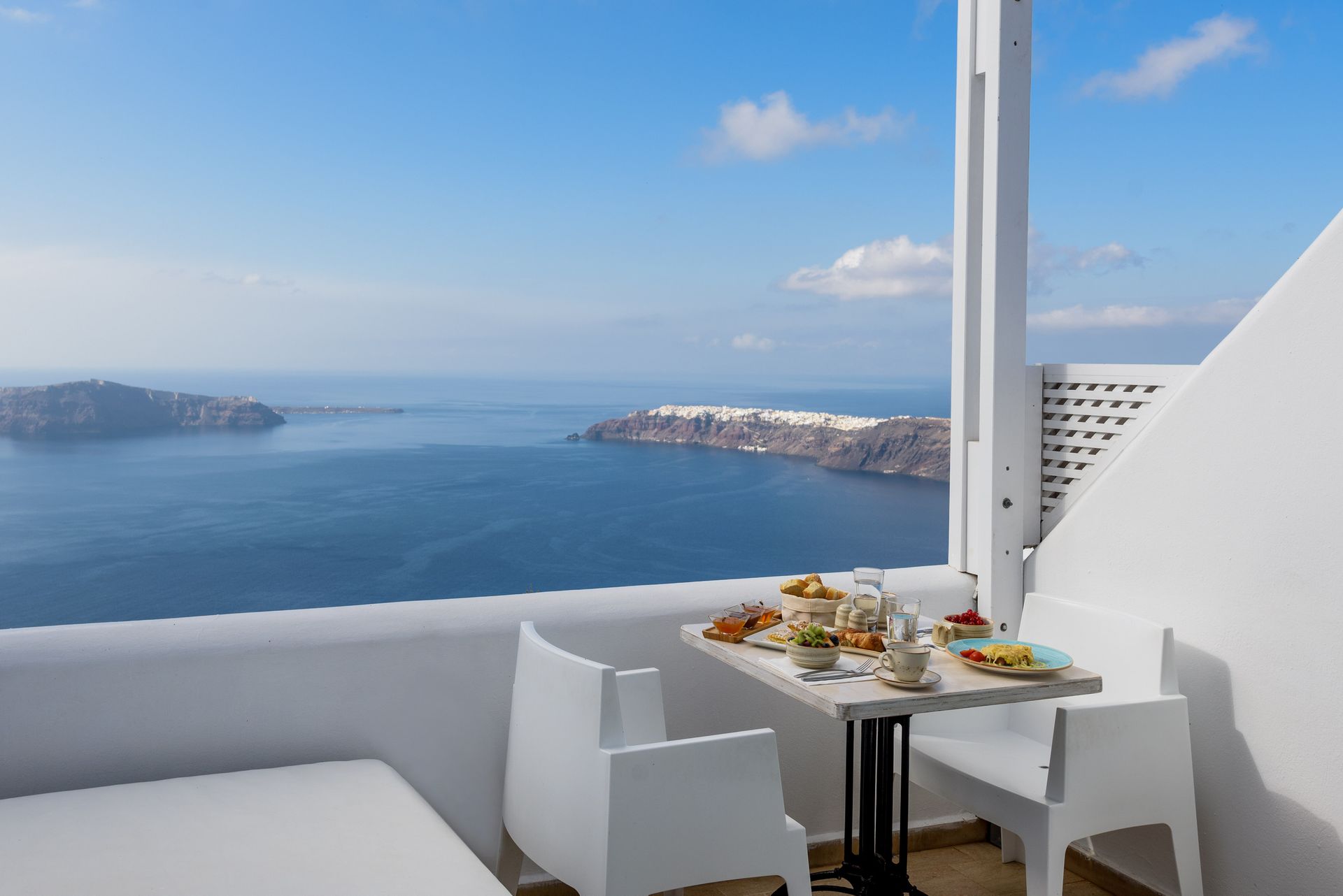 Above Blue Suites - MOONL - 8